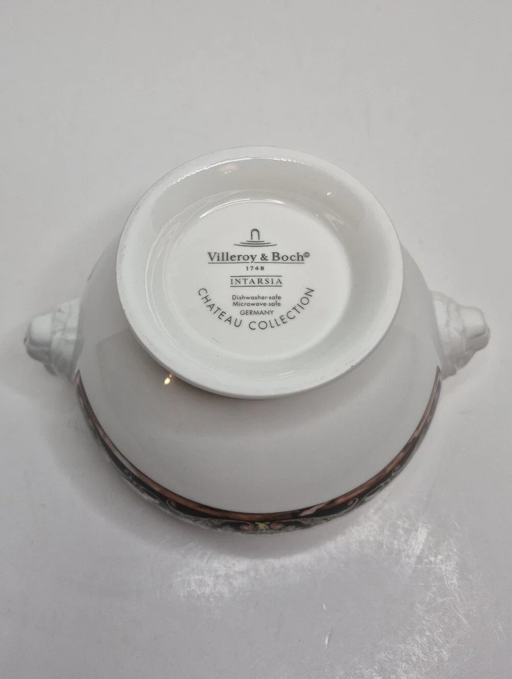 Villeroy and Boch Intarsia Chateau Collection Lion Head Soup Cream Bowl